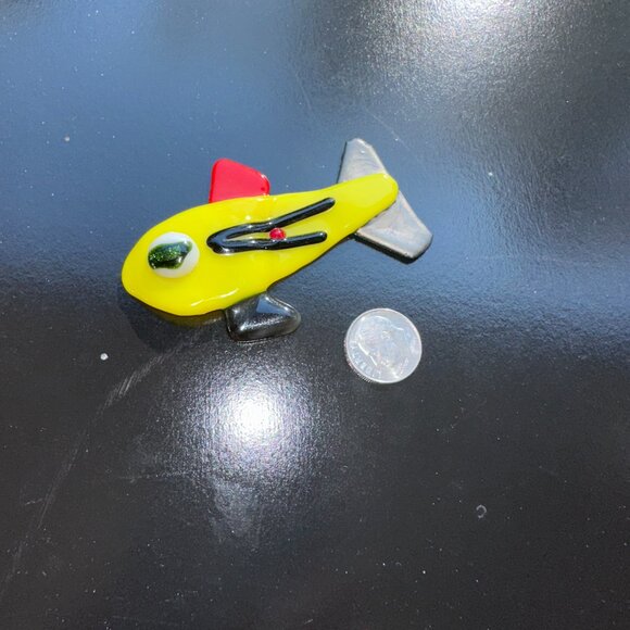 #5387 REFIGERATOR MAGNET FISH YELLOW MULTI COLOR W/FIN ELEGANT FUSED GLASS - Picture 4 of 11